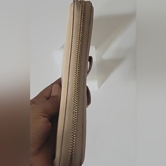 SALVATORE FERRAGAMO VARA Wallet In Beige -EXCELLENT CONDITION - Picture 9 of 14